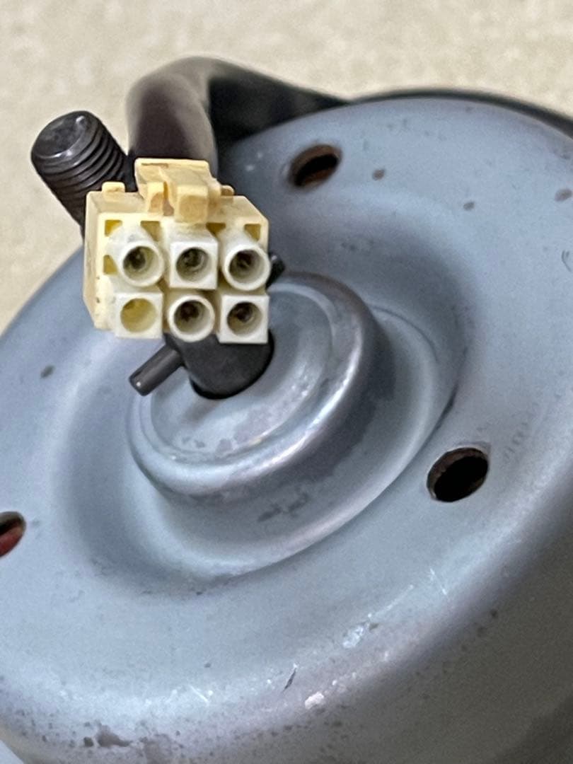 富士工業レンジフードゴムブッシュ付3速モーター中古再生品品番90215161