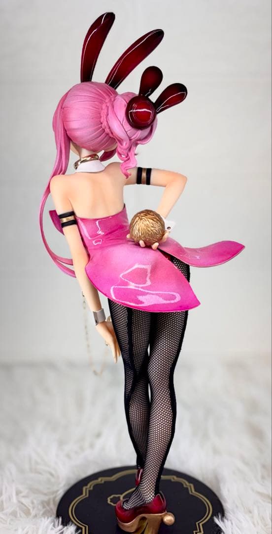 ち*こ様 初音ミク　巡音ルカ　フィギュア　リペイント　バニーver ゴールドパー