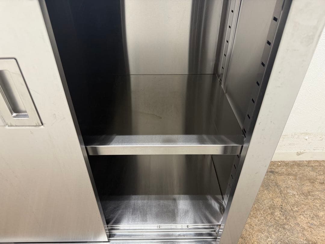 ステンレス　業務用　扉付き作業台　厨房　飲食店　W７５０ｘD４５０ｘH８００ｍｍ