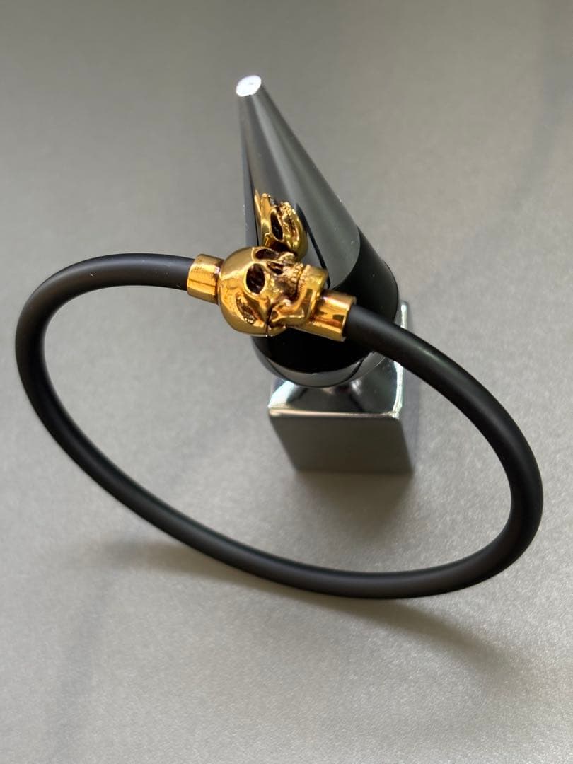 アクセサリー ALEXANDER MCQUEEN RUBBERCORDSKULLNo.503