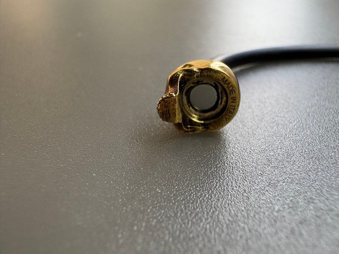 アクセサリー ALEXANDER MCQUEEN RUBBERCORDSKULLNo.503