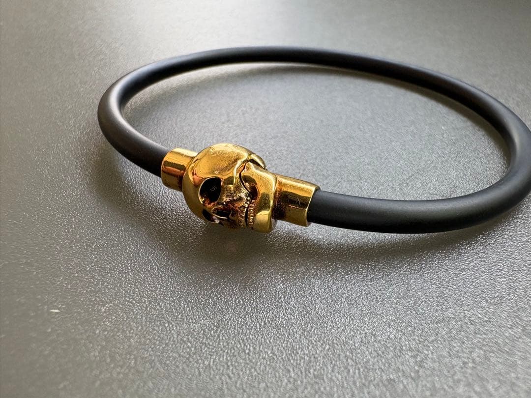 アクセサリー ALEXANDER MCQUEEN RUBBERCORDSKULLNo.503