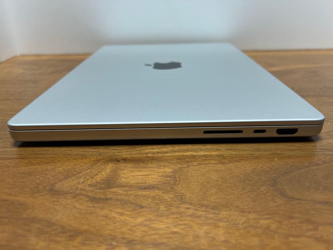 美品&高性能❗️MacBook Pro M1Pro 14in 32&1TB シルバ
