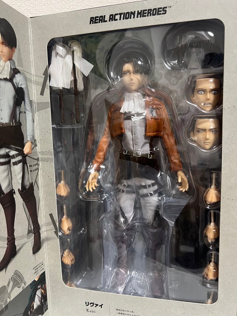 新品未開封！　進撃の巨人 リヴァイ 初回生産限定版 フィギュア