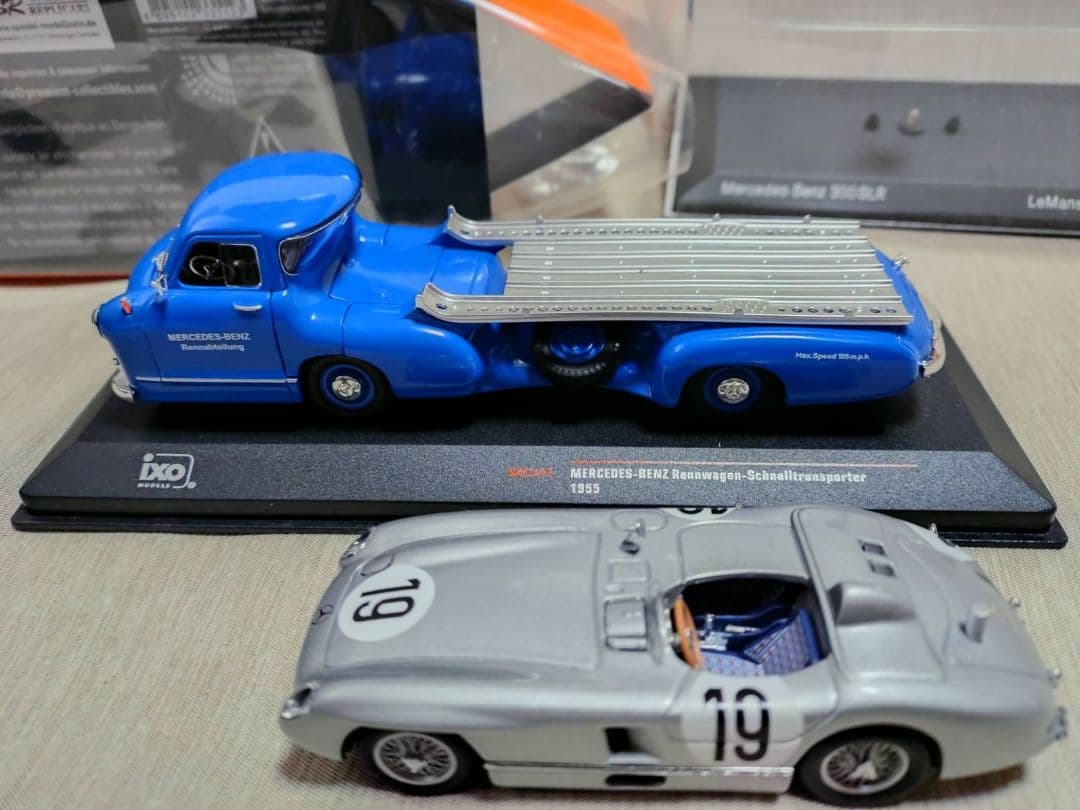 イクソ　メルセデスベンツトランスポータ ミニチャンプス メルセデスベンツ