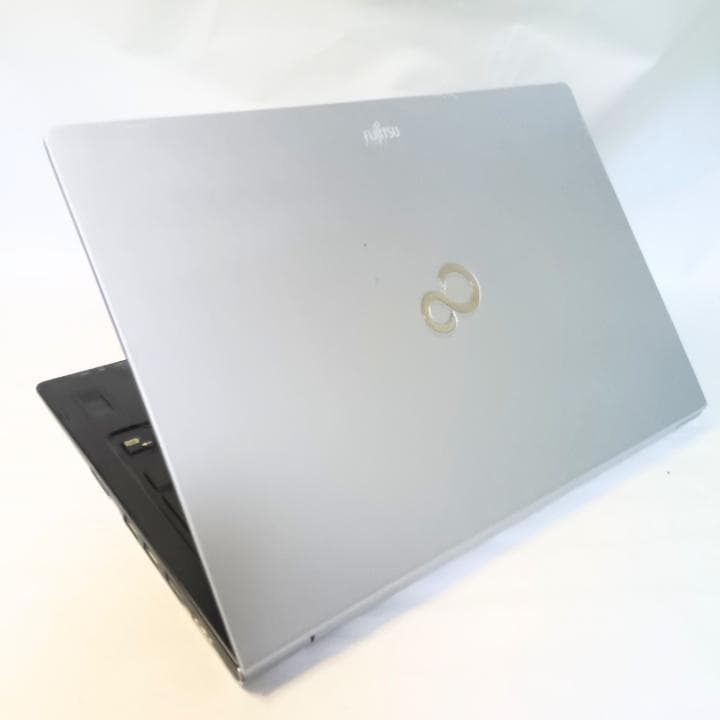 【人気モデル！】ノートパソコン windows11 office i5 富士通