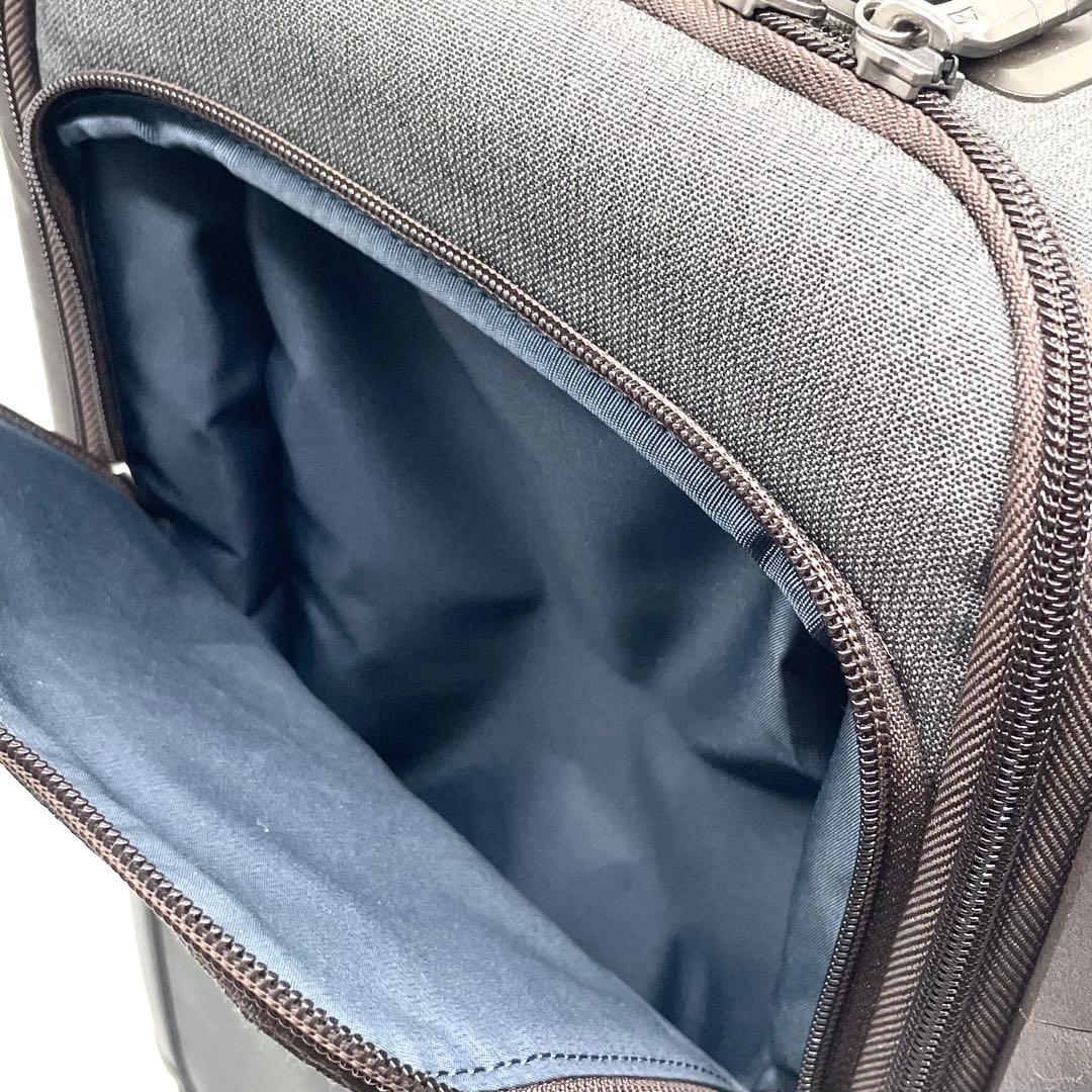 【極美品】トゥミ ALPHA3 インターナショナル デュアル アクセス 4輪