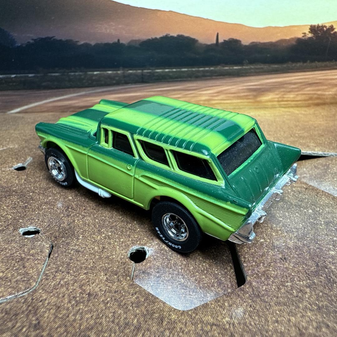 57 Chevy Nomad 激レアカラー復刻車カスタム☆HOスロットカー