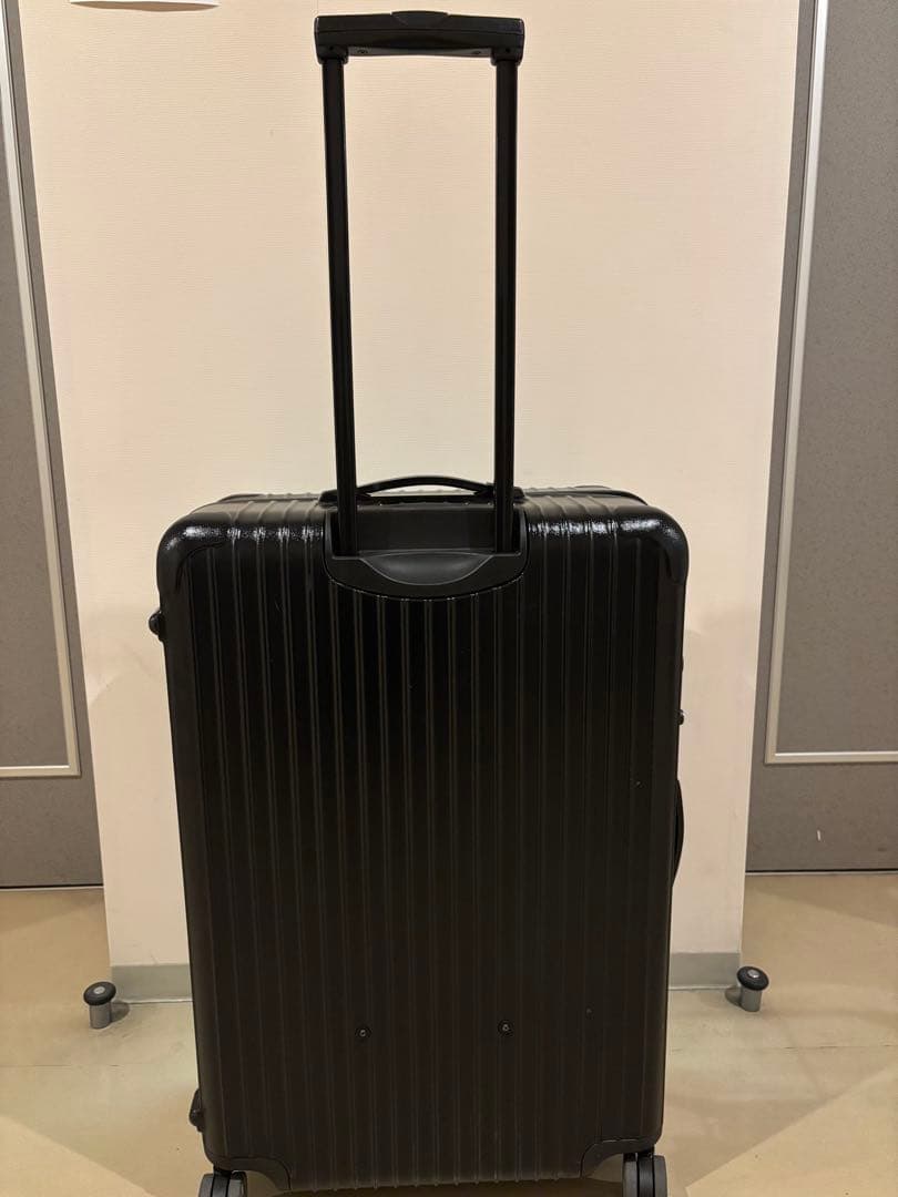RIMOWA ブラック キャリーケース 63L4ウィール