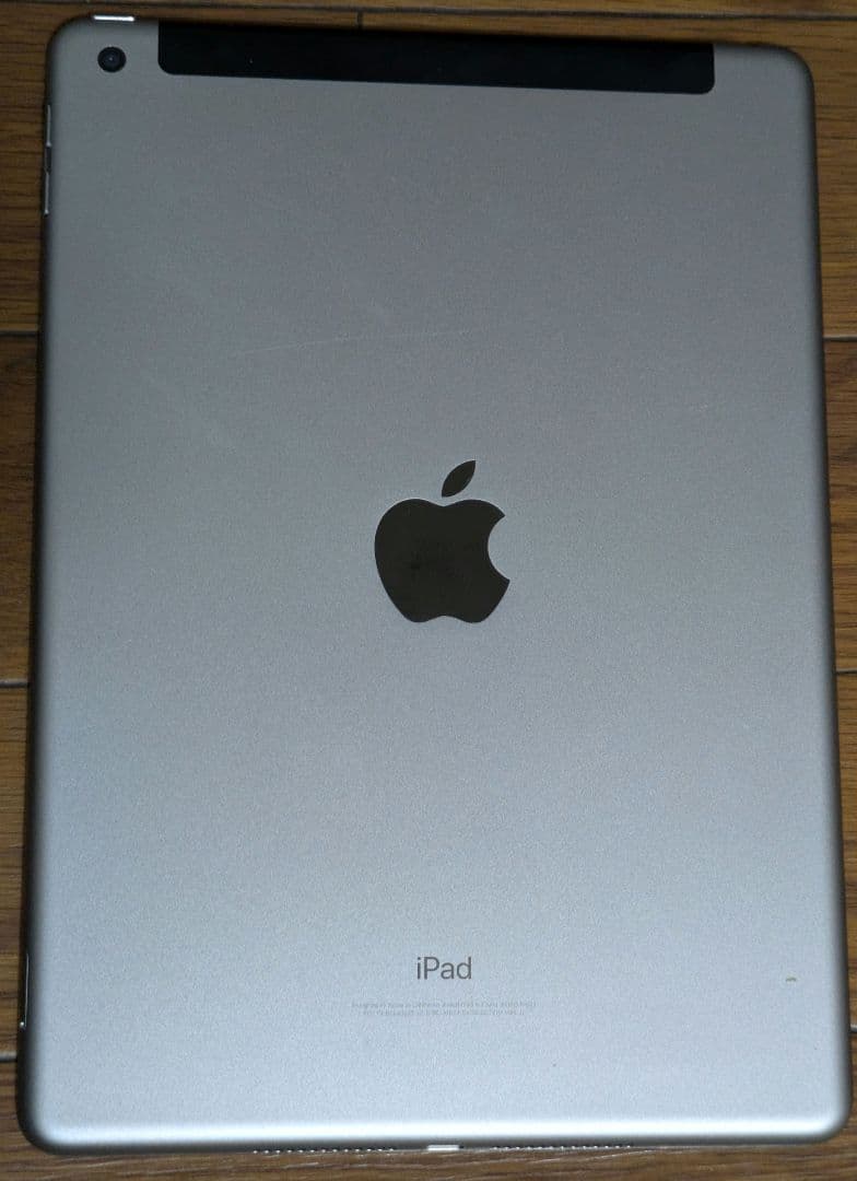 iPad A1823 第5世代 32GB SIMフリー