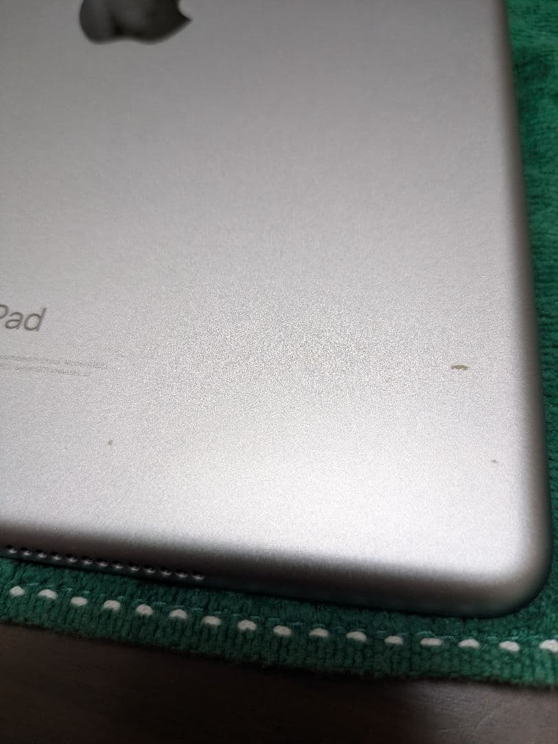 iPad A1823 第5世代 32GB SIMフリー