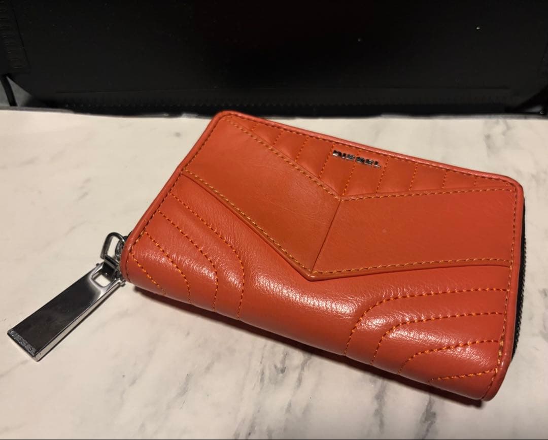 【新品未使用】DIESELディーゼル 本革二つ折り財布