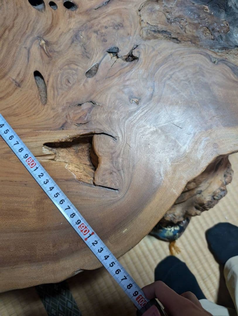 無垢材 自然形状の座卓ケヤキ