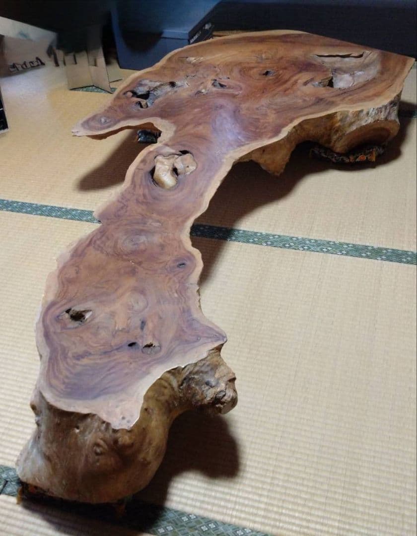 無垢材 自然形状の座卓ケヤキ