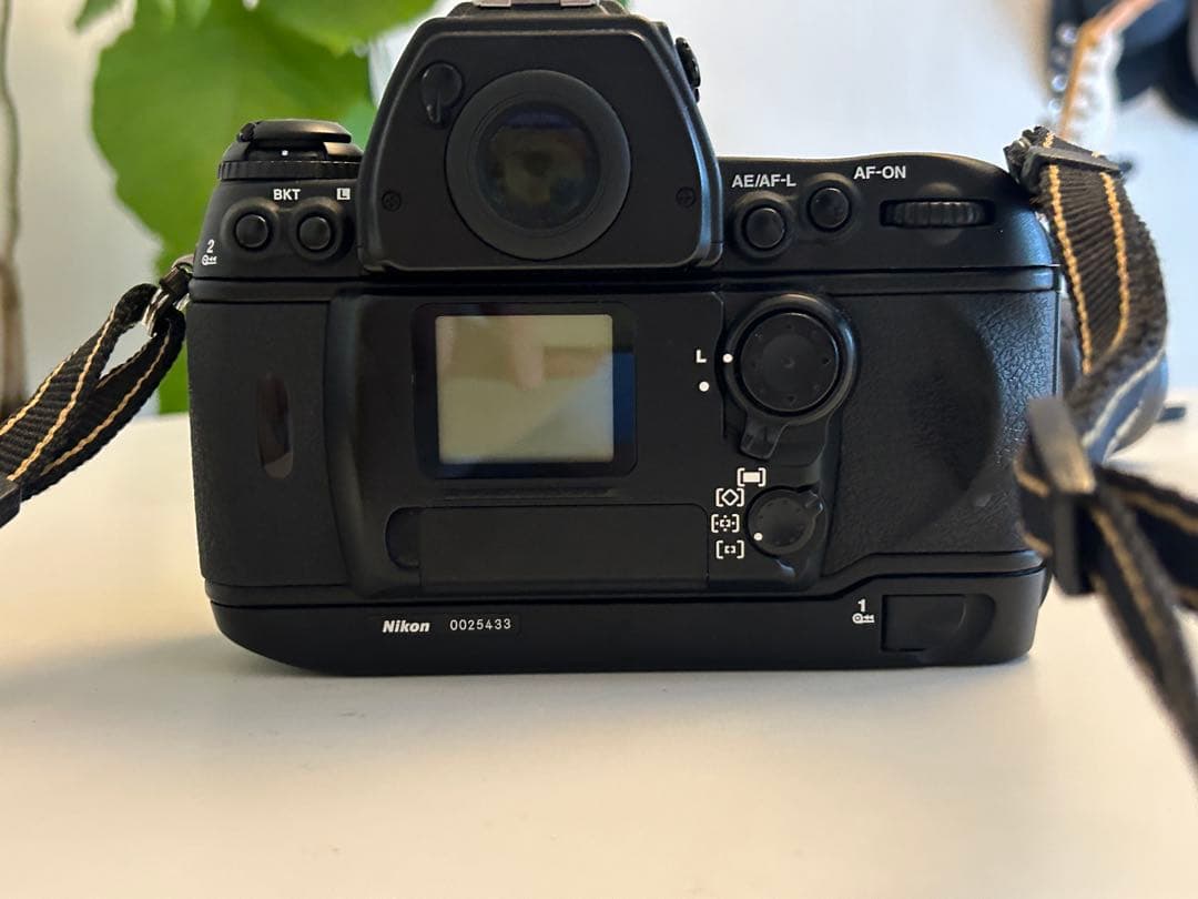 Nikon F6 腰痛持ちの店長