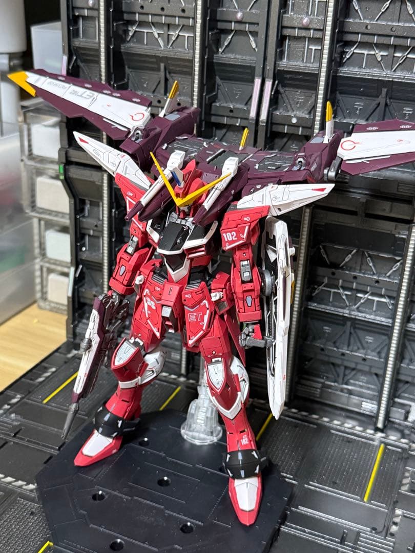 MGジャスティスガンダム　ガンプラ　完成品