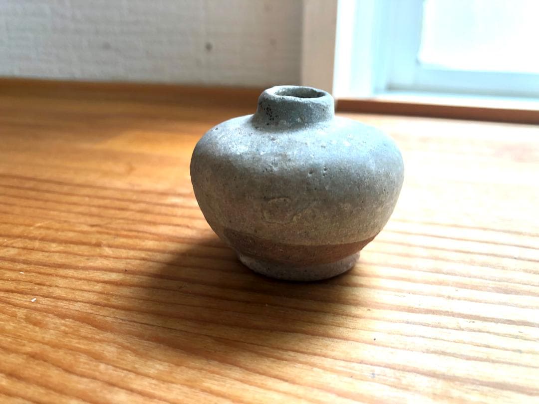 【タイ・骨董】宋胡録（スンコロク) 白灰釉 小壺（1301年~1600年）