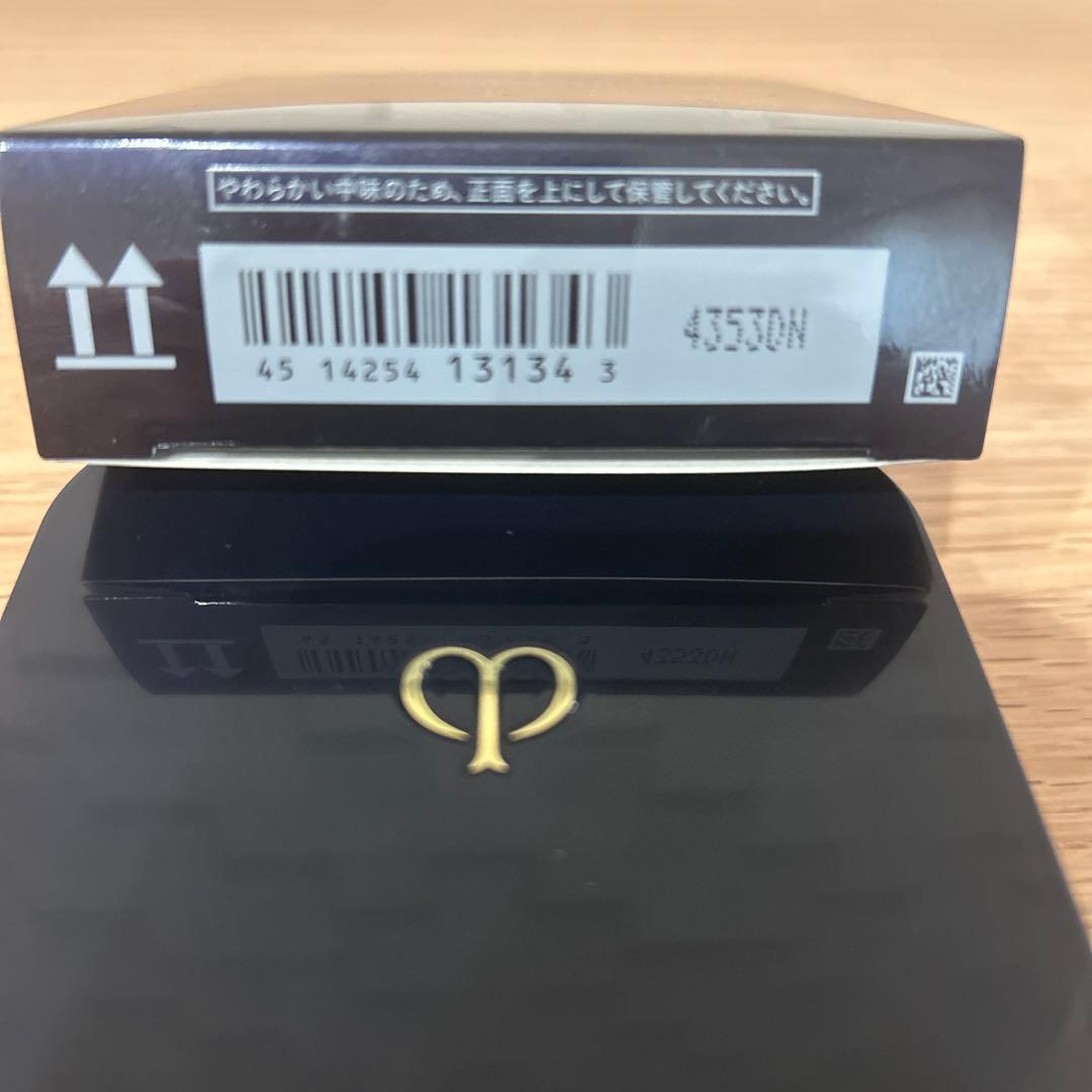 クレドポーボーテ　タンクッションエクラルミヌ　オークル10 ケース付