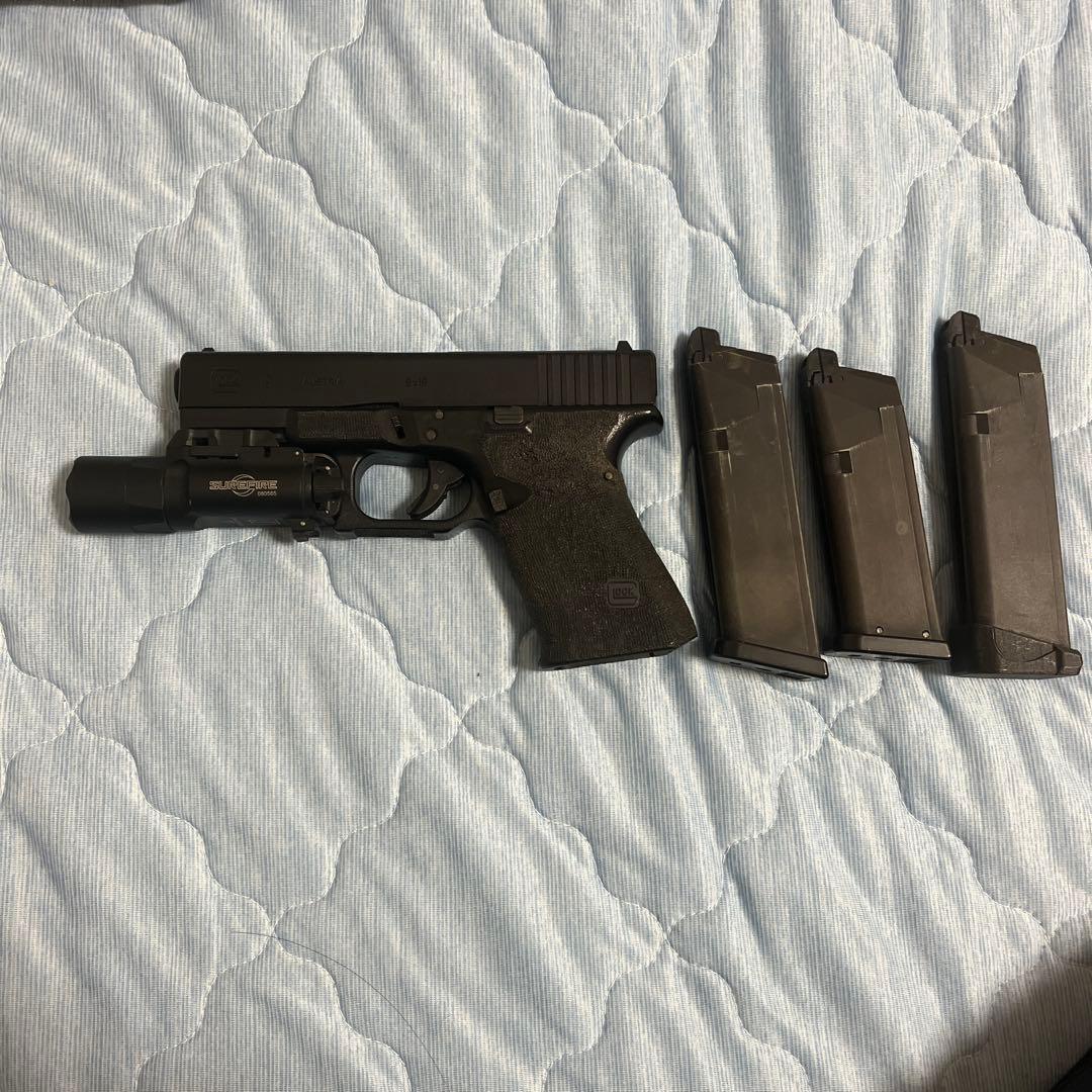 東京マルイ　ガスブロ　グロック19gen3 カスタム ライト&マガジン3本セット