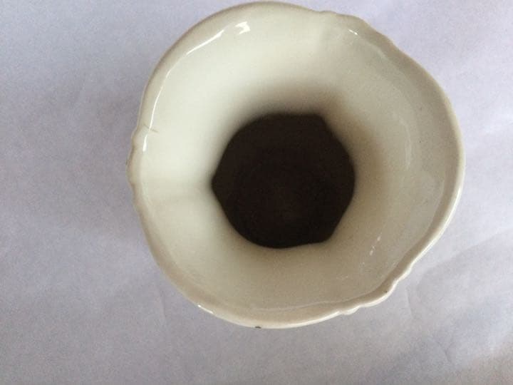 軟質　フランス　白磁　花瓶