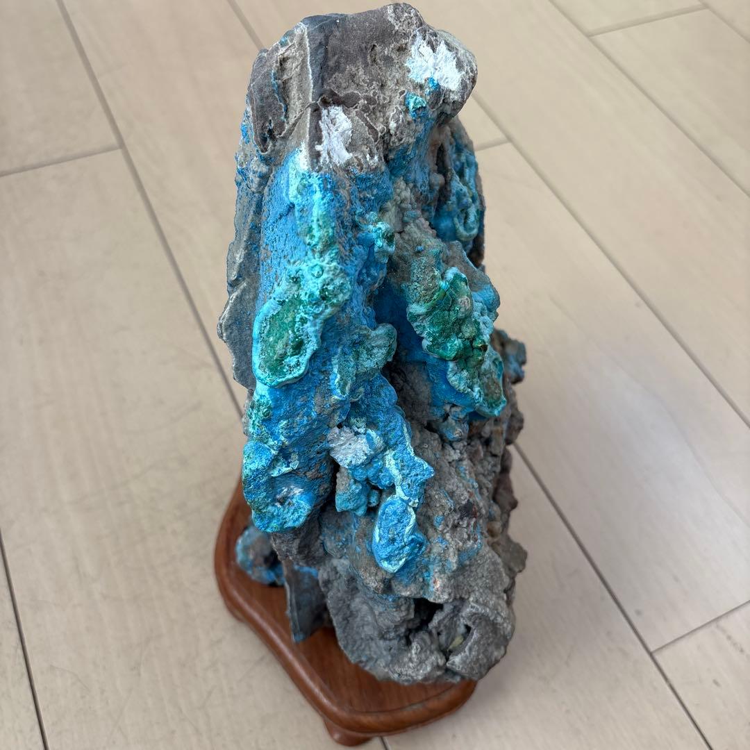 青色・緑色の鉱石 自然石 木製台座付き