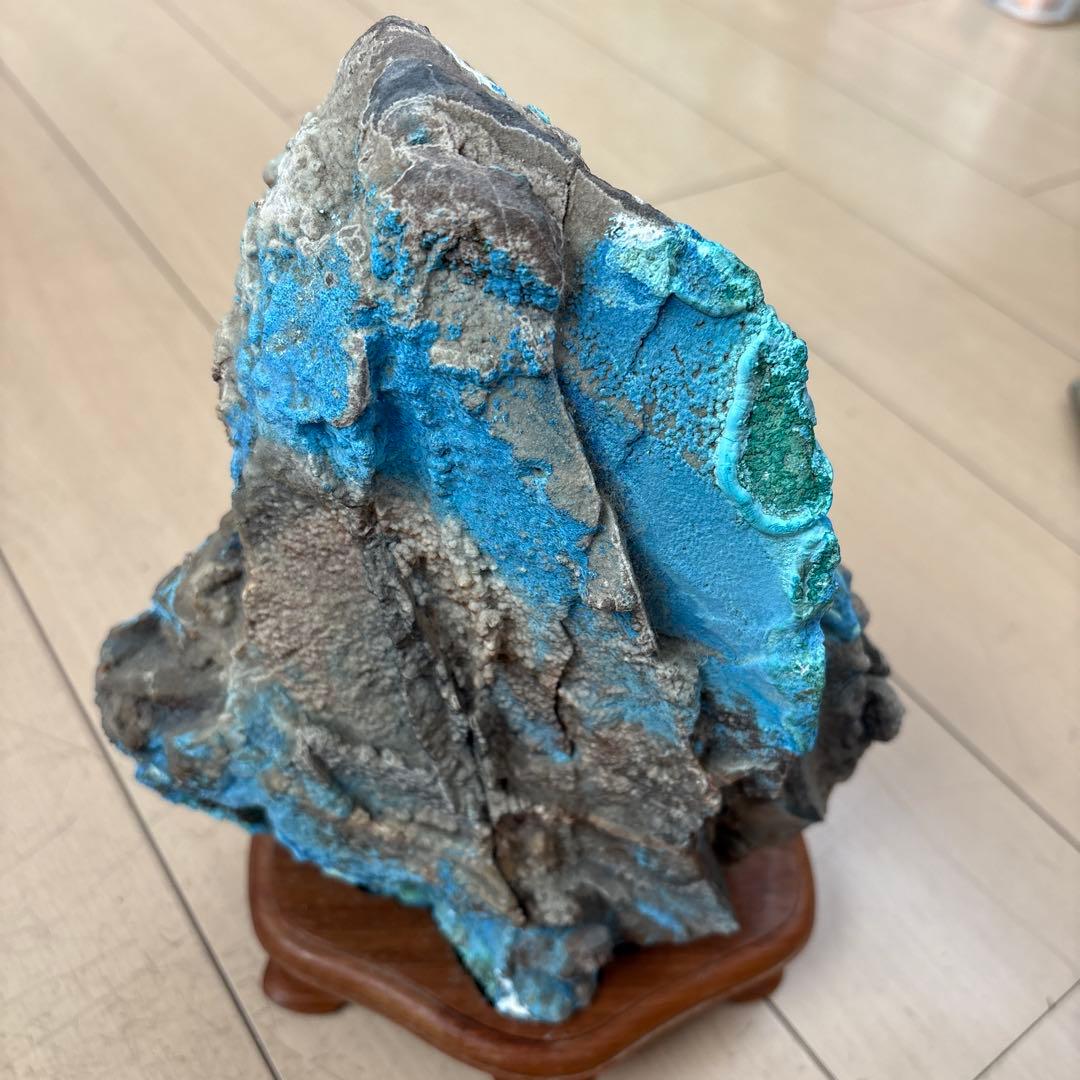 青色・緑色の鉱石 自然石 木製台座付き