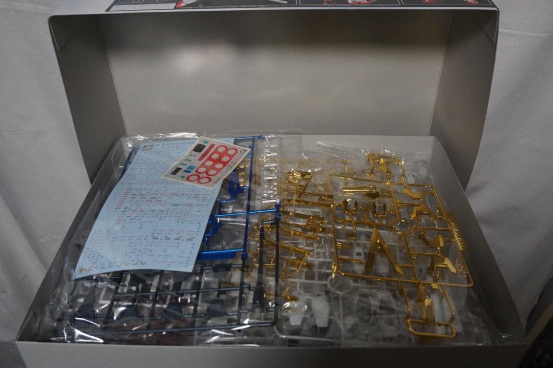 MG 1/100 V2アサルトバスター Ver.Ka チタニウムフィニッシュ