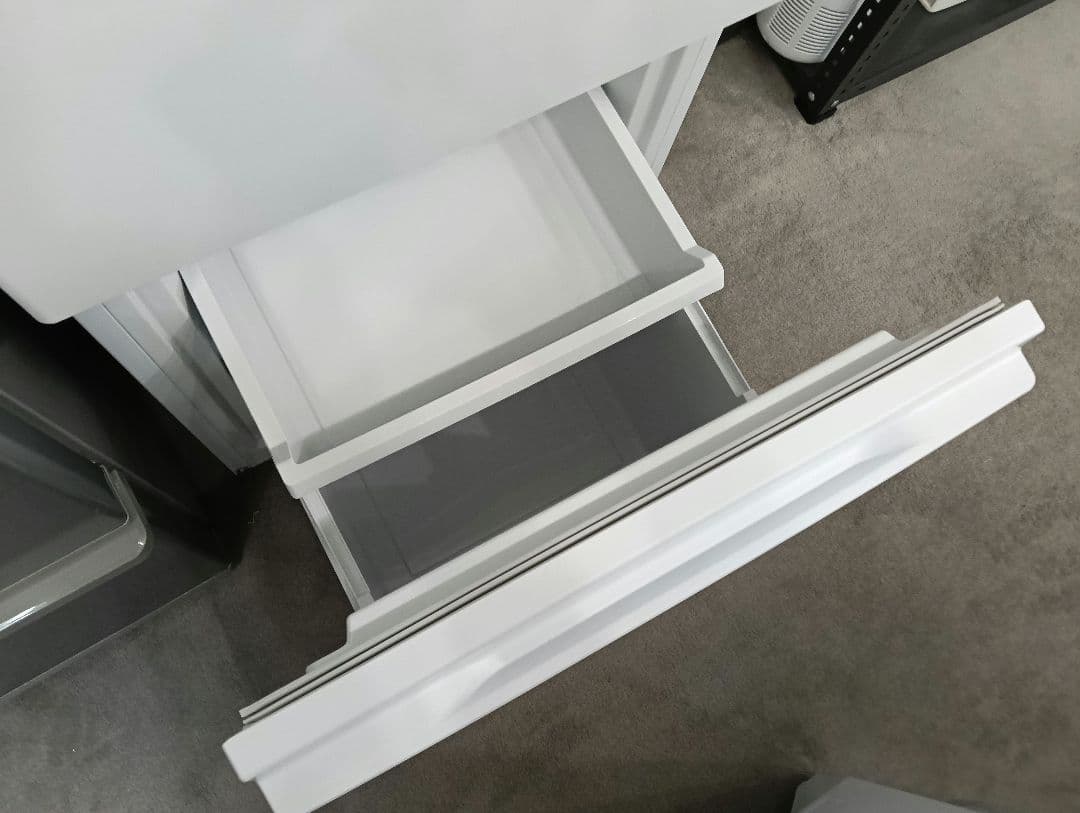 y【美品】AQR-20P (W) ノンフロン冷凍庫 2024年製