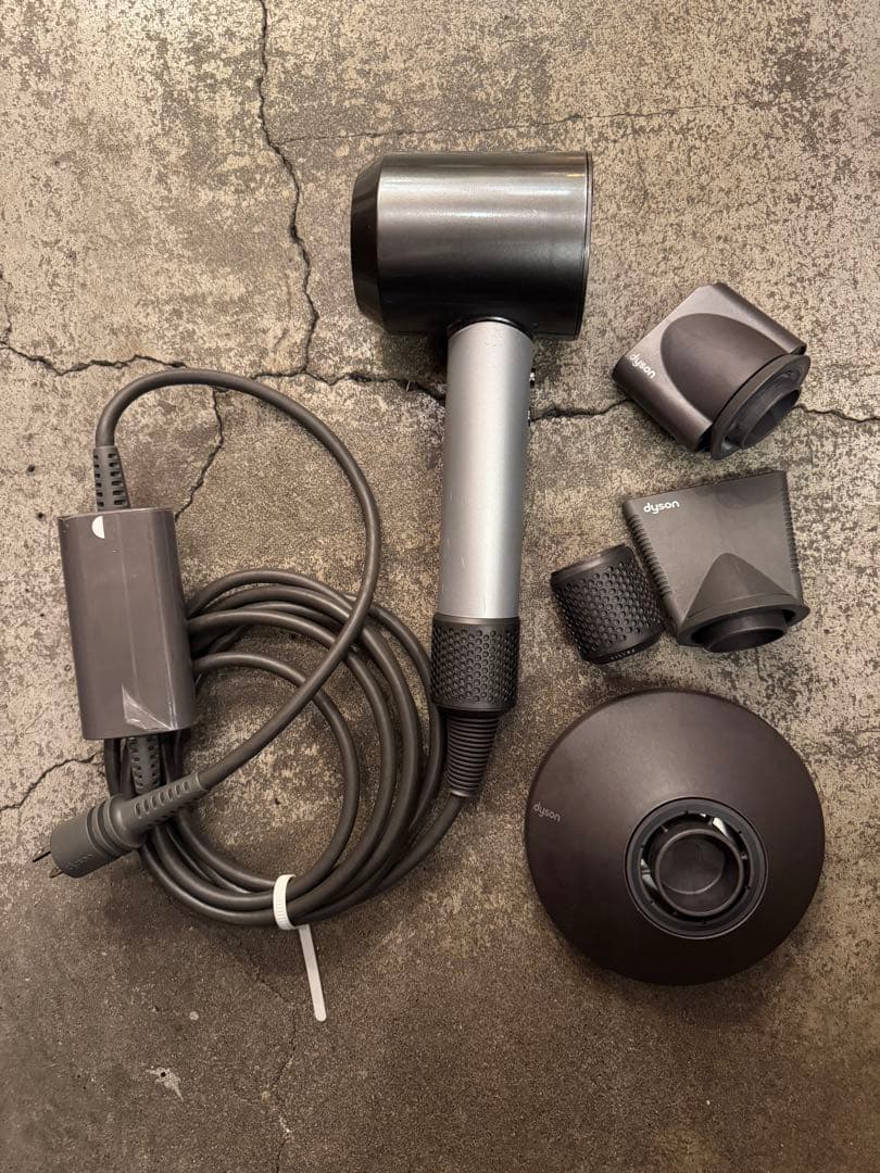 ダイソンドライヤー　HD12 サロンモデル プロ用　Dyson pro