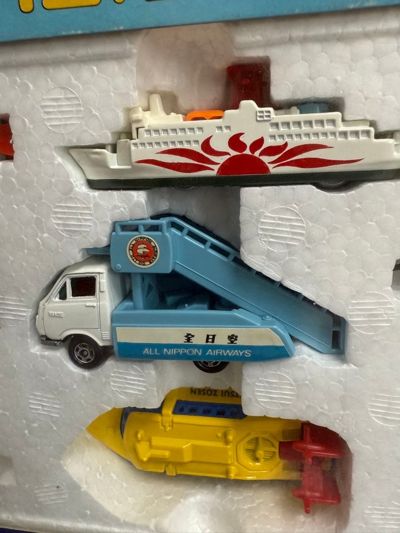 い*ご様 希少　トミカ陸海空のりものセット（一台欠品）