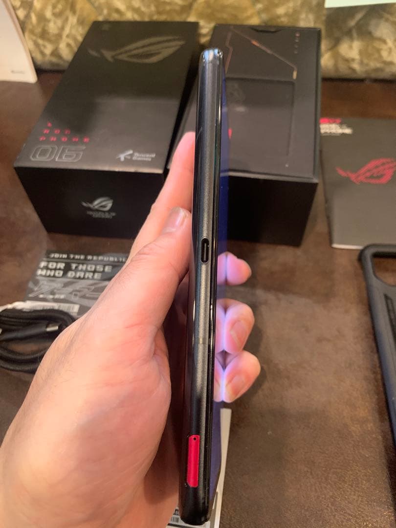 新春★お年玉価格！ASUS ROG PHONE 6★ゲーミングスマホ！早い者勝ち