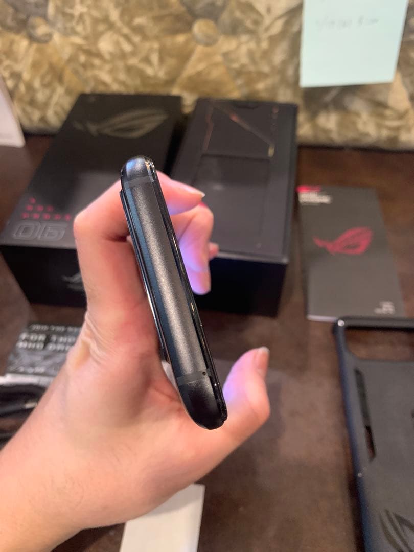 新春★お年玉価格！ASUS ROG PHONE 6★ゲーミングスマホ！早い者勝ち