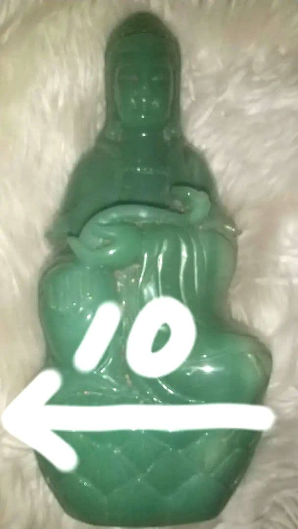 インド翡翠の仏像