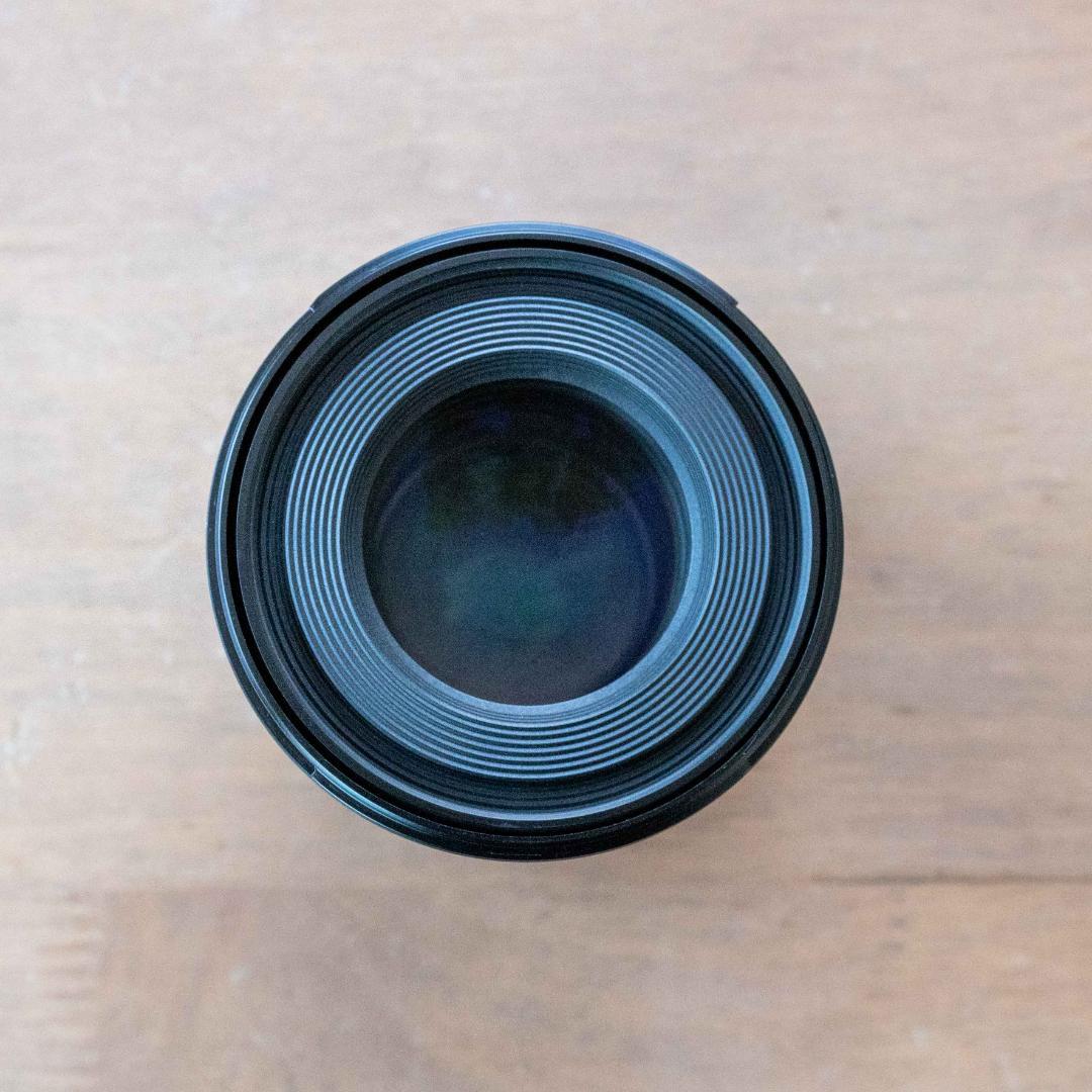 Canon RF 85mm F2 MACRO IS STM レンズ