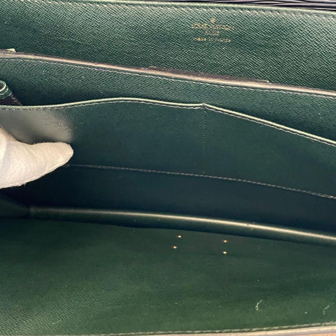 【にんにん】ルイヴィトン　エピ セルヴィエット　コンセイエ ブラック