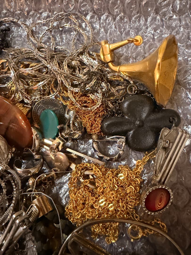 ミ*ん様 遺品整理 アクセサリーまとめ