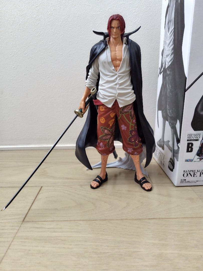 バンプレくじ ワンピース シャンクスB賞アニメカラー 開封品　国内正規品