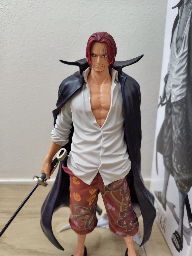 バンプレくじ ワンピース シャンクスB賞アニメカラー 開封品　国内正規品