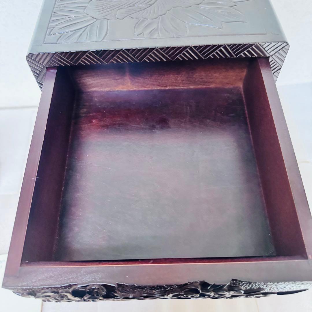 【極美品】日光彫 小箪笥 3段 卓上収納 花模様 内装赤 高級感 彫刻　伝統工芸
