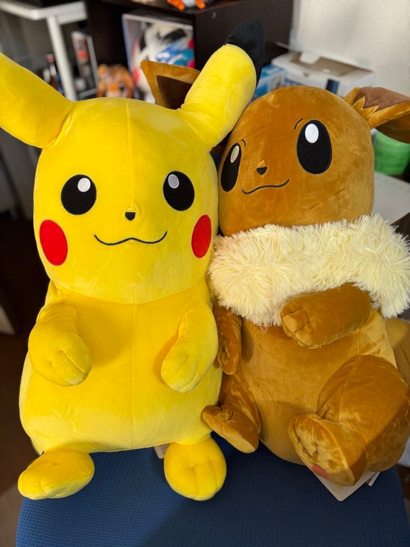 むぎゅむぎゅっとつつまれぬいぐるみ おっきなピカチュウ おっきなイーブイ セット
