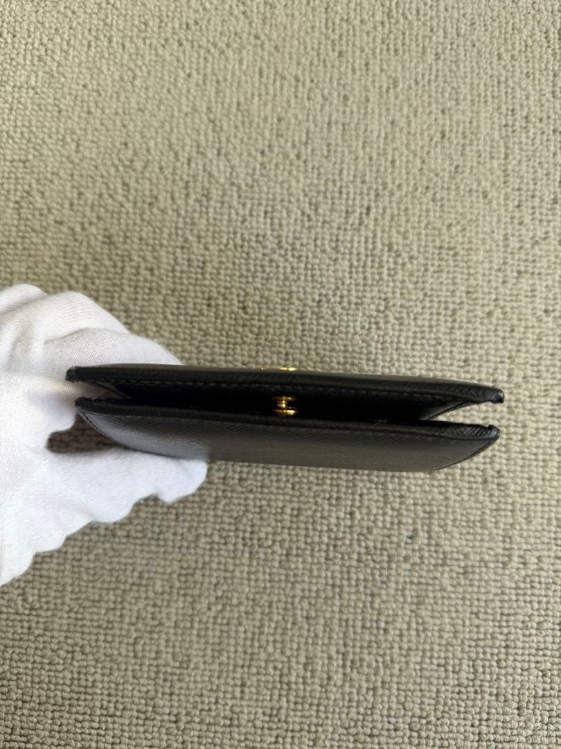 PRADA 二つ折り財布
