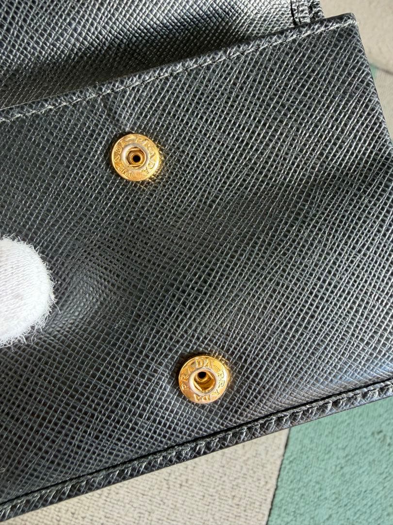 PRADA 二つ折り財布