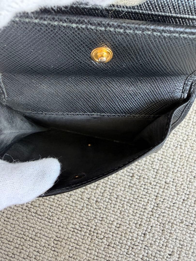 PRADA 二つ折り財布