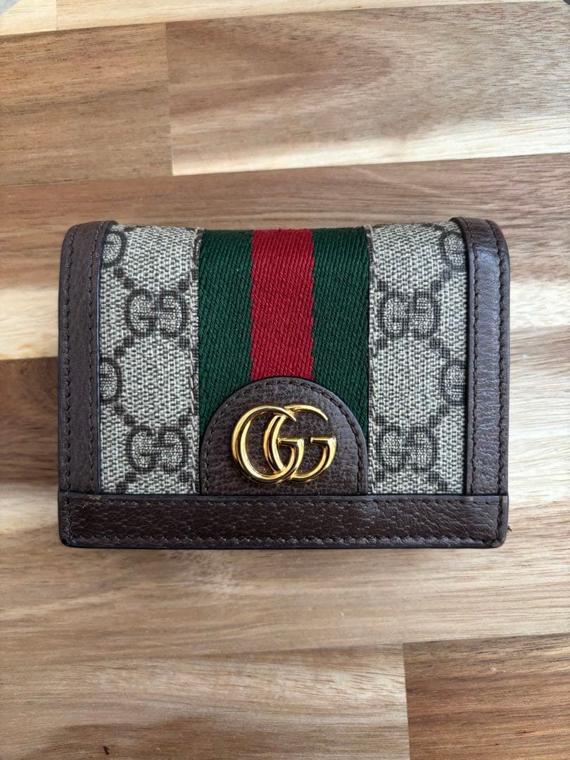 GUCCI 二つ折り財布 GGロゴ