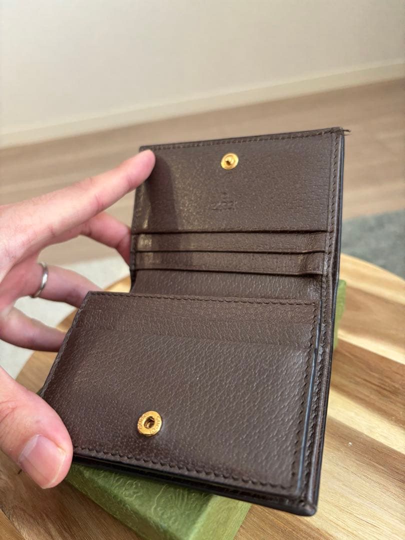 GUCCI 二つ折り財布 GGロゴ