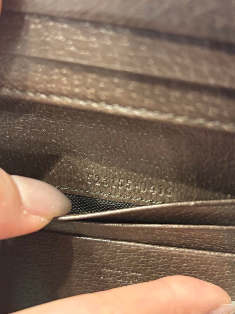 GUCCI 二つ折り財布 GGロゴ