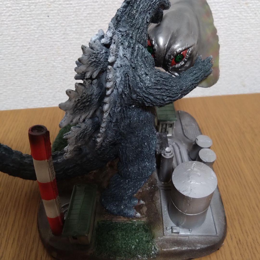 YAMAKAWA造型部　ゴジラ対ヘドラ飛行形態　ジオラマ付き　レジンフィギュア