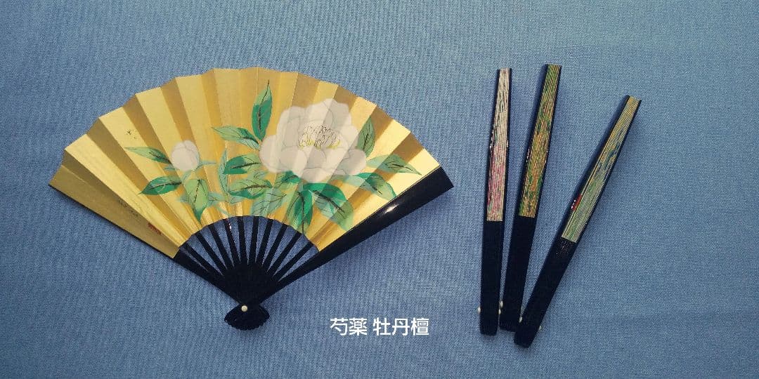 金銀彩扇 御殿の十二ヶ月