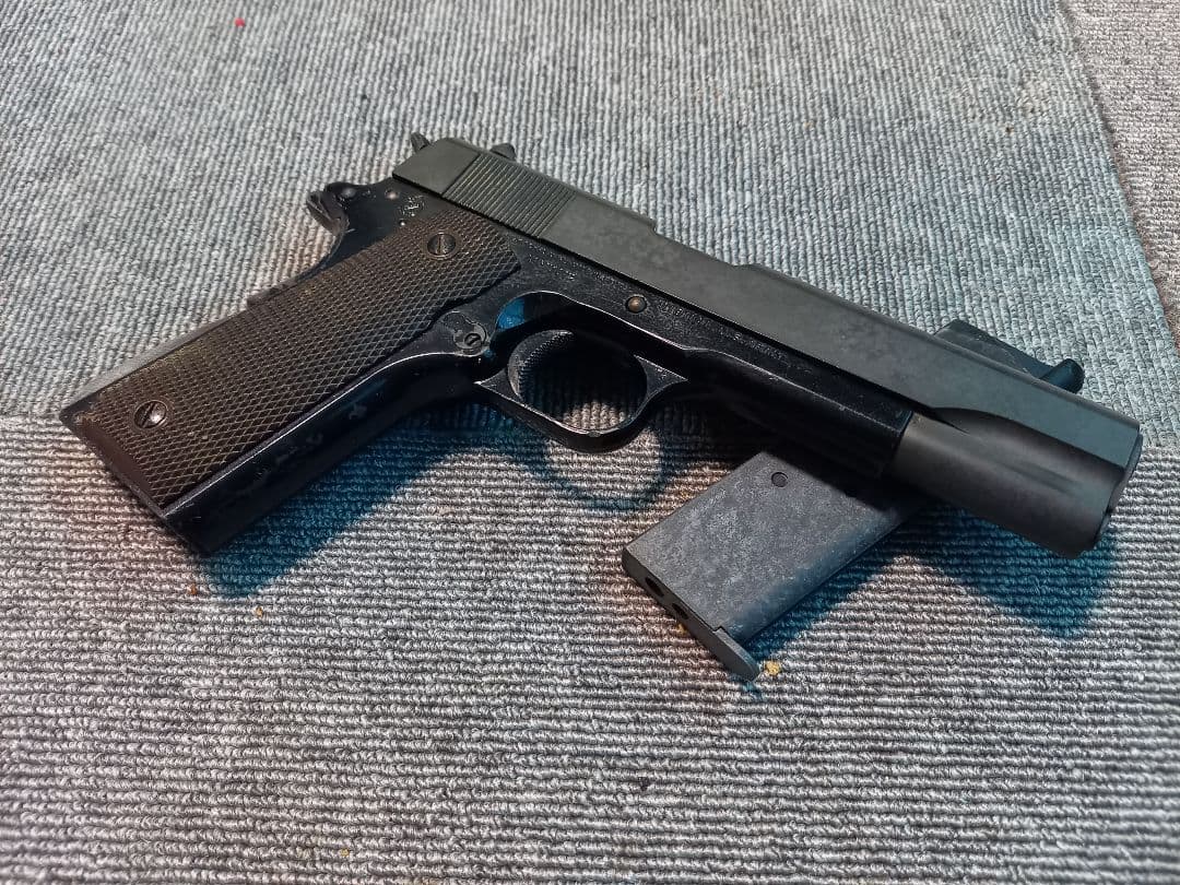 東京マルイ M1911 ガスガン ブラック　ロアフレームネイビー塗装