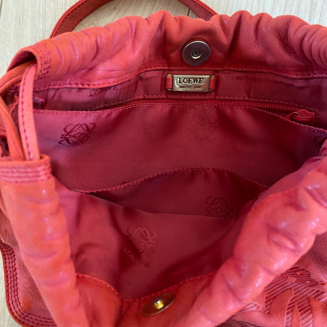 LOEWE レッドショルダーバッグ